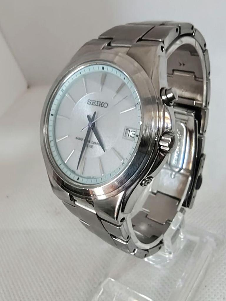 [USED] Seiko Radio Solar Watch with Blue Hands, Model 7B42-0AL0