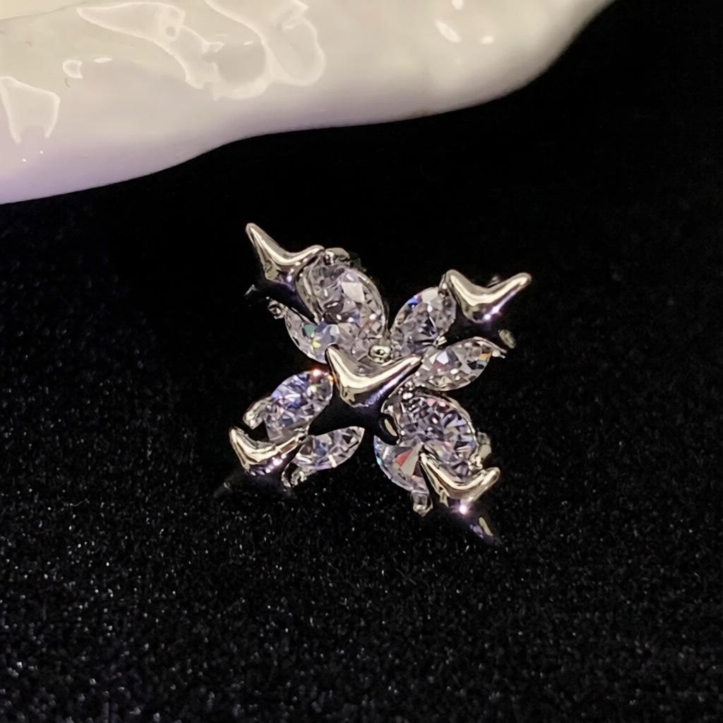 Korean Zirconia Cross Ear Cuff: Minimalist, No-Piercing, Fashionable, Versatile Earrings with Luxe Feel.