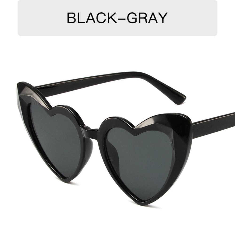 

Vintage Oversized Love Heart Sunglasses Trendy Street Shooting Shades Eyewear UV400 Outdoor Party Sun Glasses for Women