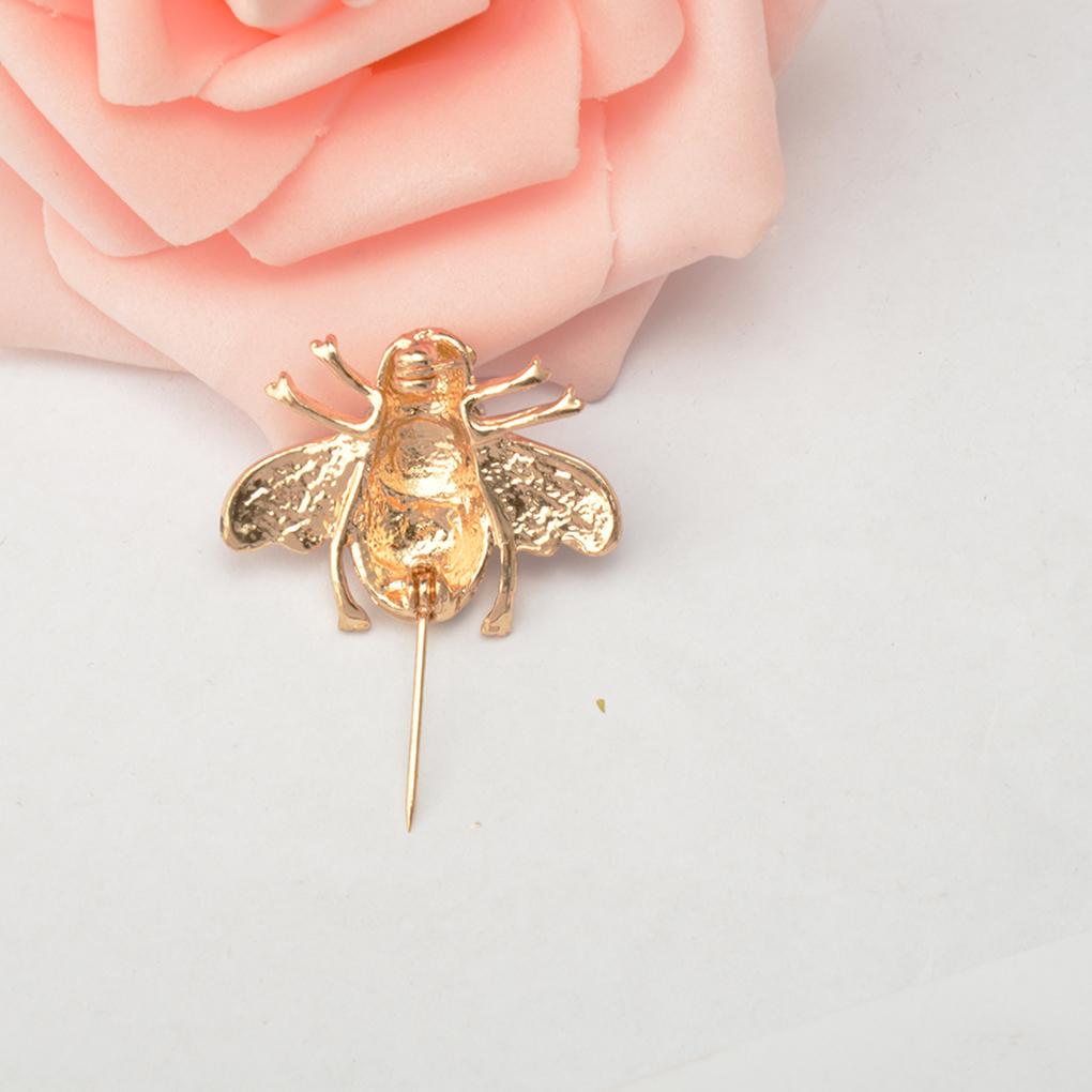 Bee Brooch Enamel Cute Exquisite Charming Rhinestone Romantic Vintage Breastpin Valentine's Day Brooches for Woman Jewelry Gift