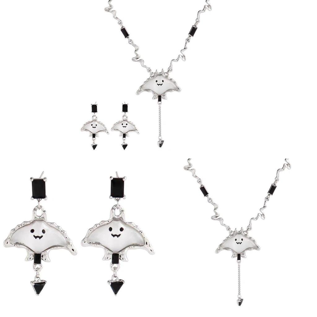 Sweet Devil Fish Necklace With Alloy Pendant For Women And Men Gift