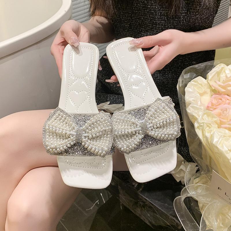 Fashion Chic Pearl - Rhinestone Bow Slides | Glamorous & Eye - Catching, Perfect for Party & Fashion Looks