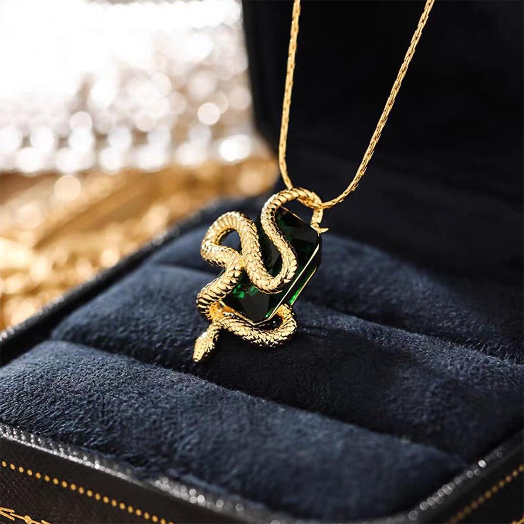 Spirit Snake Academy Pendant Necklace: Retro Magic, Unique Personality, Temperament Chain