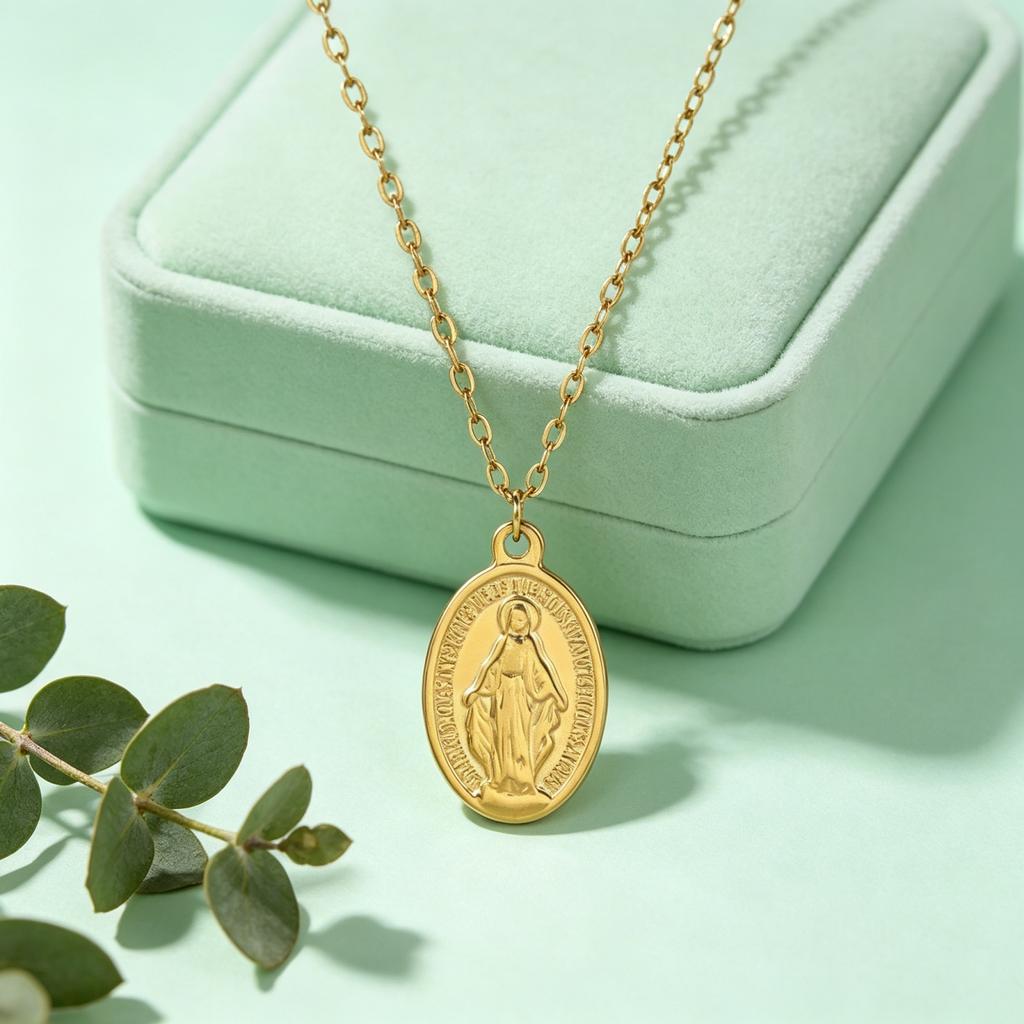 1PC Oval Shaped Necklace, Queen Coin Necklace, Stainless Steel Retro Talisman, Jewelry Accessories, Gifts