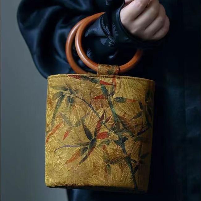 IELGY Fragrant Cloud Yarn Wooden Handle Ring Bucket Bag, Handbag, Literary and Retro National Style Bag, Medieval Handbag