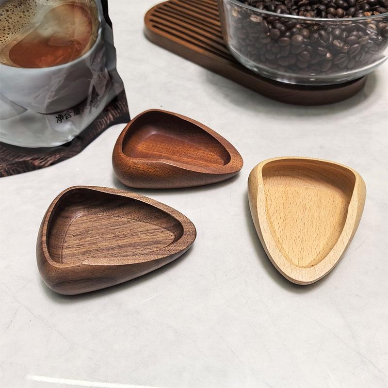 Wooden Coffee Dosing Set with Spray Bottle – Tray, Scoop & Dosing Cup for Precise Espresso Bean Measuring & Static-Free Grinding