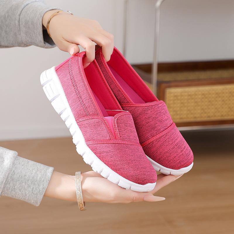 Scarpe casual nuove scarpe in tessuto quattro stagioni scarpe traspiranti ultraleggere taglie grandi scarpe comode scarpe per la madre