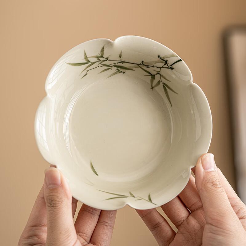Jiu Mu Qing Ceramic Petal Tea Saucer