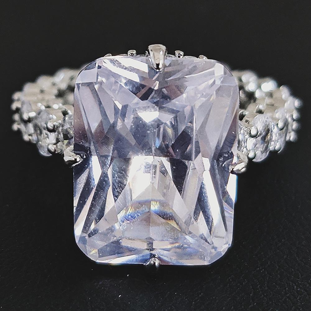Bague de Bijoux Carrée Large Élégante Européenne et Américaine en Zircon