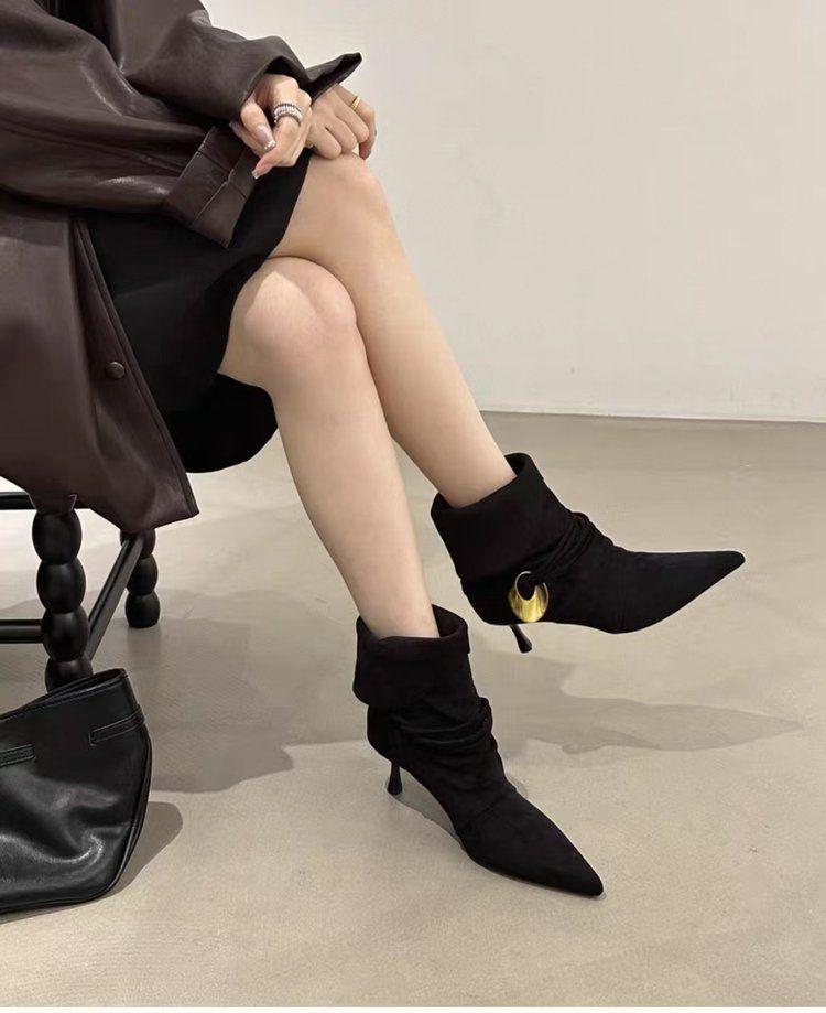 Koreanische Retro Spitzstiefel: Wildleder Stiletto Mid-Calf mit Metallschnalle, Herbst/Winter Kollektion 2025