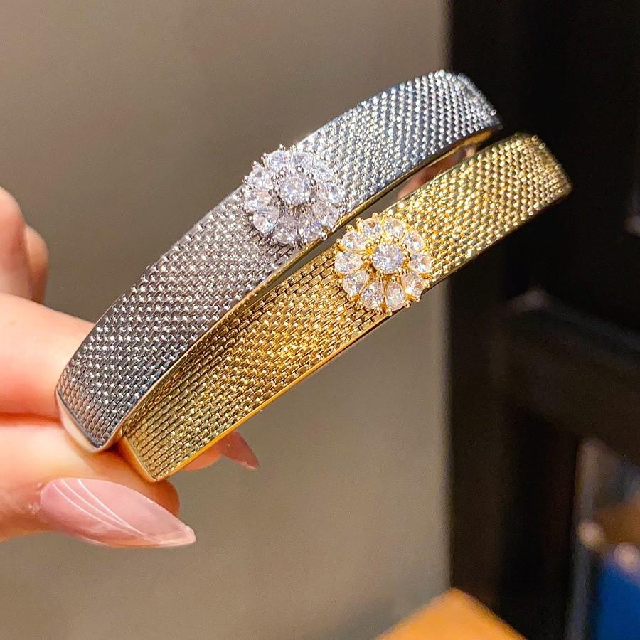 Elegant Flower Jewelry Bracelet With 18k Gold Plating For Womens Fashion Gift