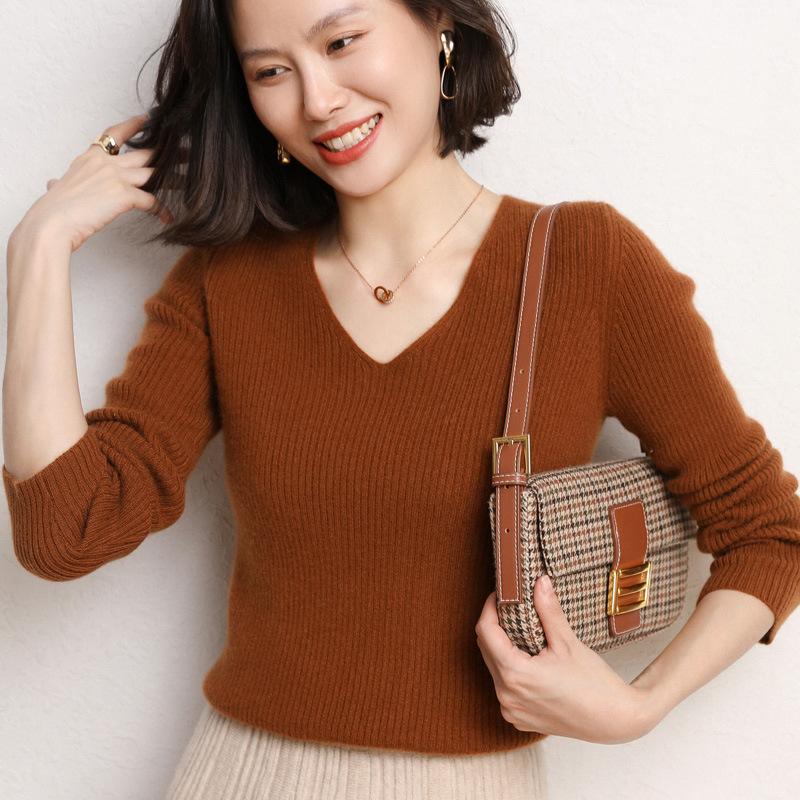 V-neck Knitted Sweater Women's Spring and Autumn Women's Sweater Slim-fitting Solid Color Knitted Long-sleeved Bottoming Versatile Short Top