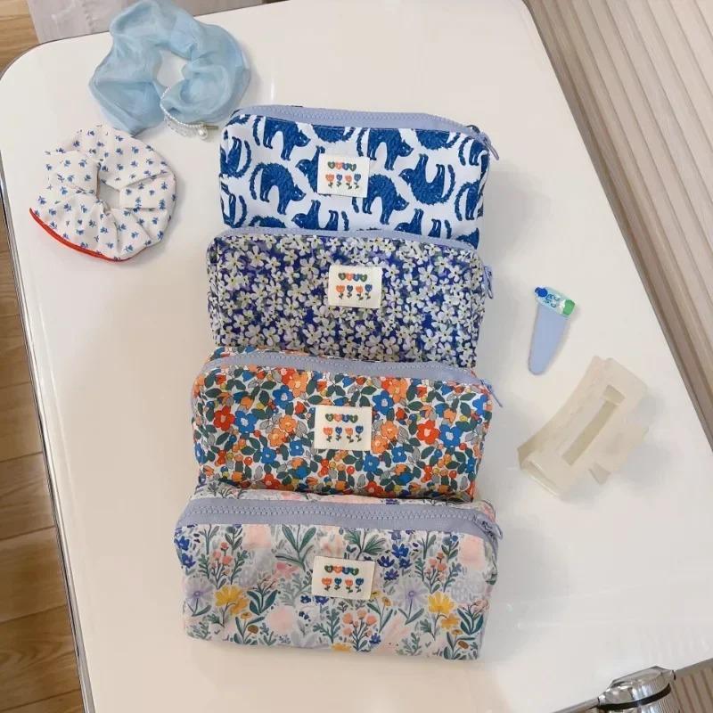 1pcs Fashion Blue Fresh Flower Makeup Bag Makeup Brush Organizer Cosmetic Storage Bag Student Large Capacity Pen Bag Pencil Pouch