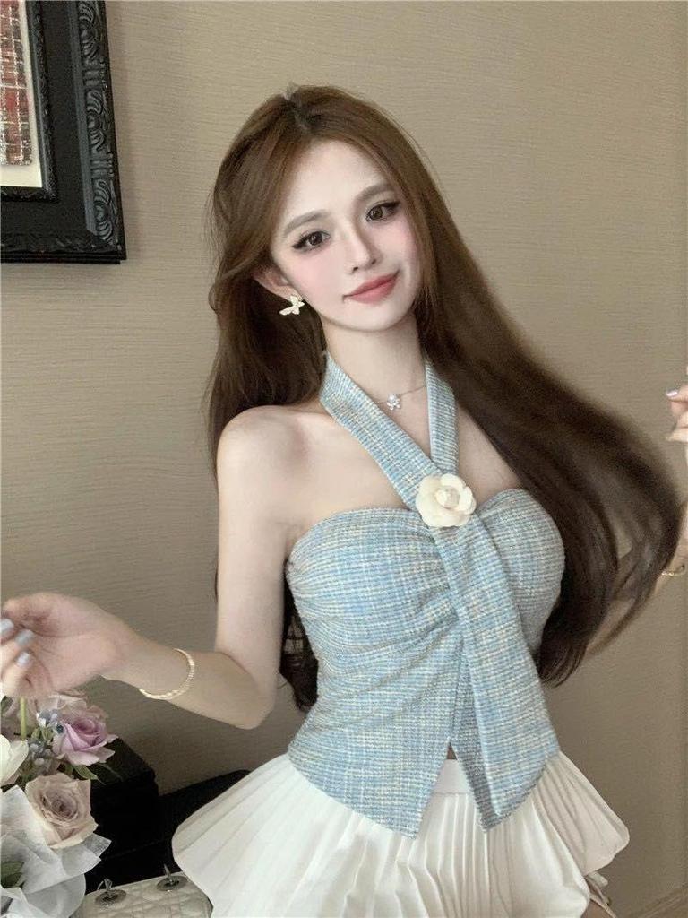 Women's Retro Camellia Halter Crop Top – Slim, Sleeveless Summer Vest