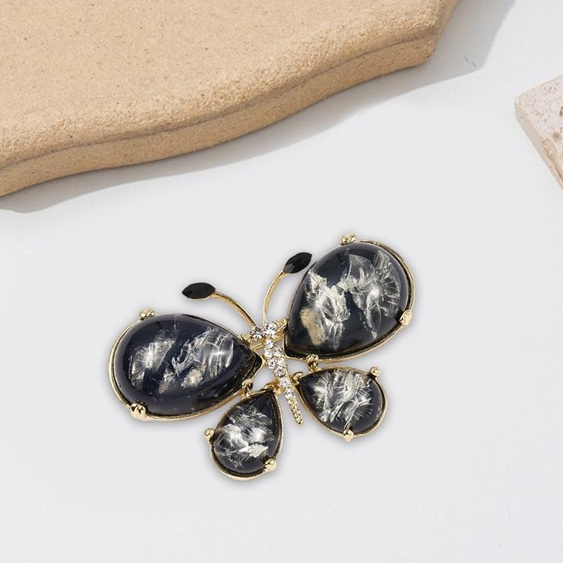 Elegant Christmas Crystal Butterfly Brooch For Women Party Dress Accessories Sparkling Lapel Pin Jewelry Gift