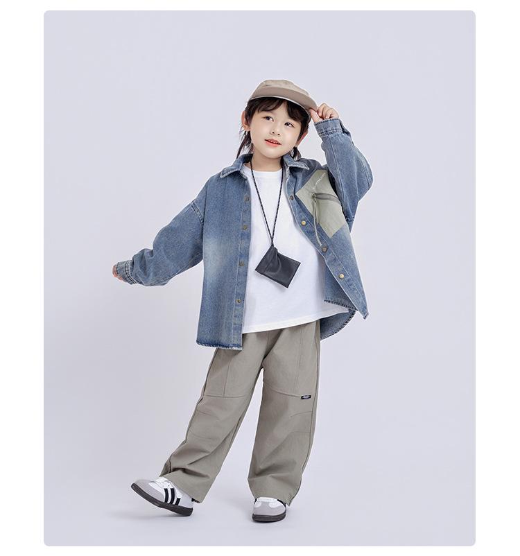 Trendig denimkofta för pojkar: Långärmad, Nedvikt krage, Höst 2025 Mode för barn
