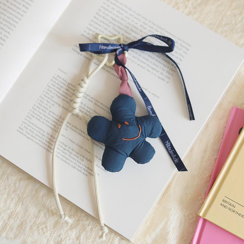 

Korean Cute Fabric Flower Keychain Cartoon Floral Keyring Pendant Bag Hanging Decoration Couple Key Holder Gifts тёмно-синий