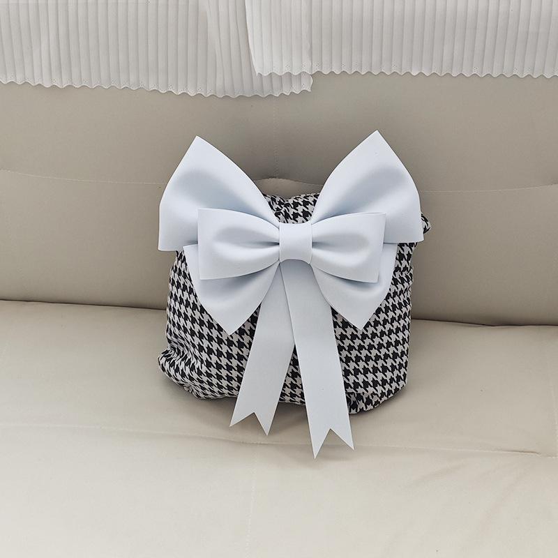 Christmas Décor: DIY Extra Large EVA Bow for Weddings & Events