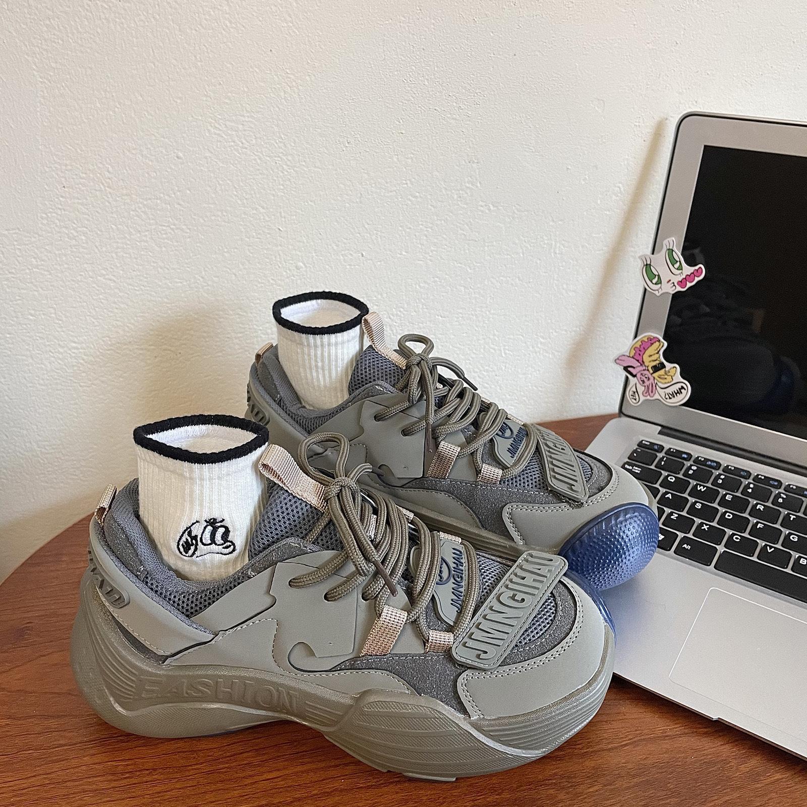 

Повседневные платформенные популярные в гонконгском стиле кроссовки-папы на платформе 2025 новые женские осенние универсальные студенческие легкие спортивные туфли 40 зелёный