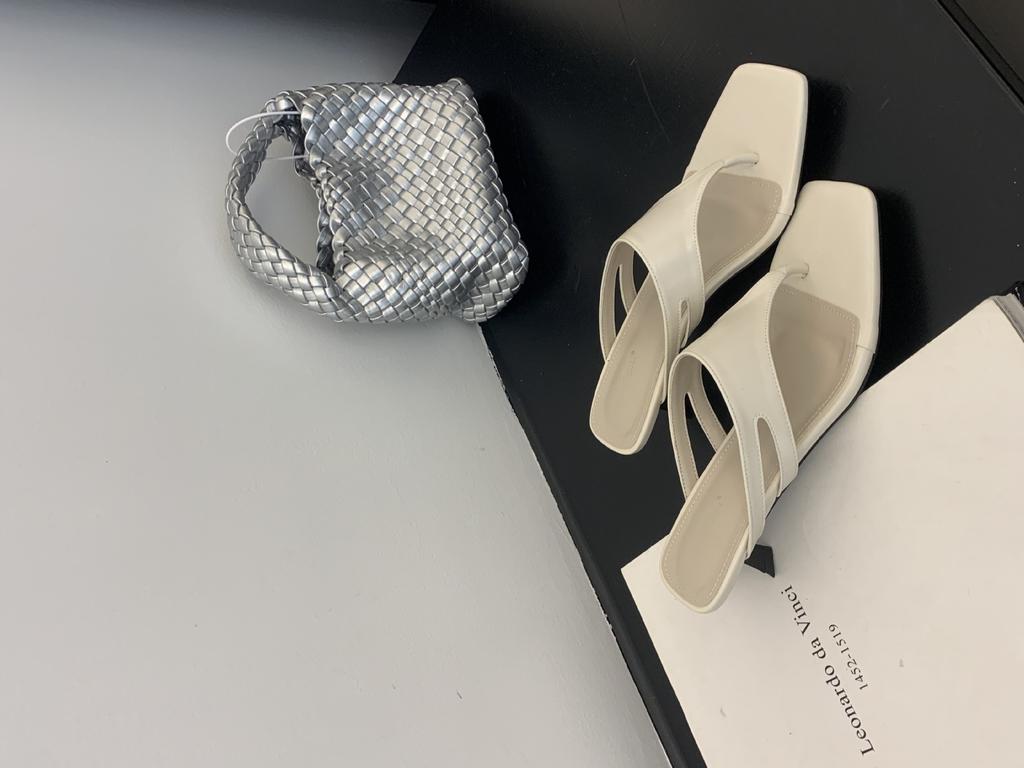 One-word Slippers Fairy Shoes Wear 2025 Summer French Toe Vacation High-heeled Sandals