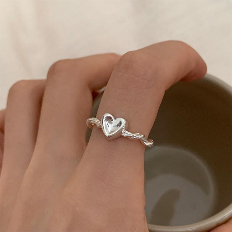 925 Chic Sterling Silver Ring With Sparkly Zirconia Stones For Unique Accessories Womens