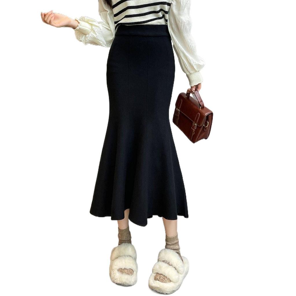 Black Knit High Waist Midi Skirt for Pear Shape Women, Plus Size A-Line Fishtail, Autumn/Winter.