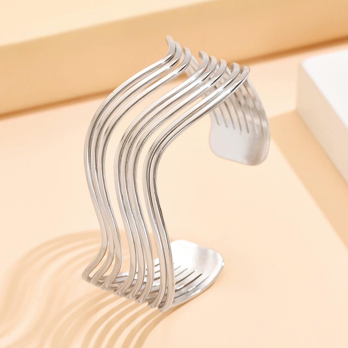 Wide Band Multi-Layered Curved Stainless Steel Bracelet: C-Shaped Open Cuff, Vacuum Plated 18K Gold Jewelry. стали