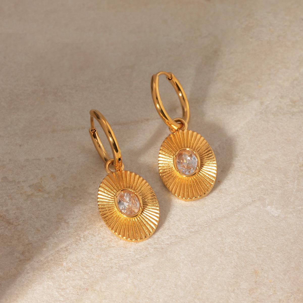 

Elegant Retro 18K Gold & Stainless Steel Earrings with Inlaid White Diamonds