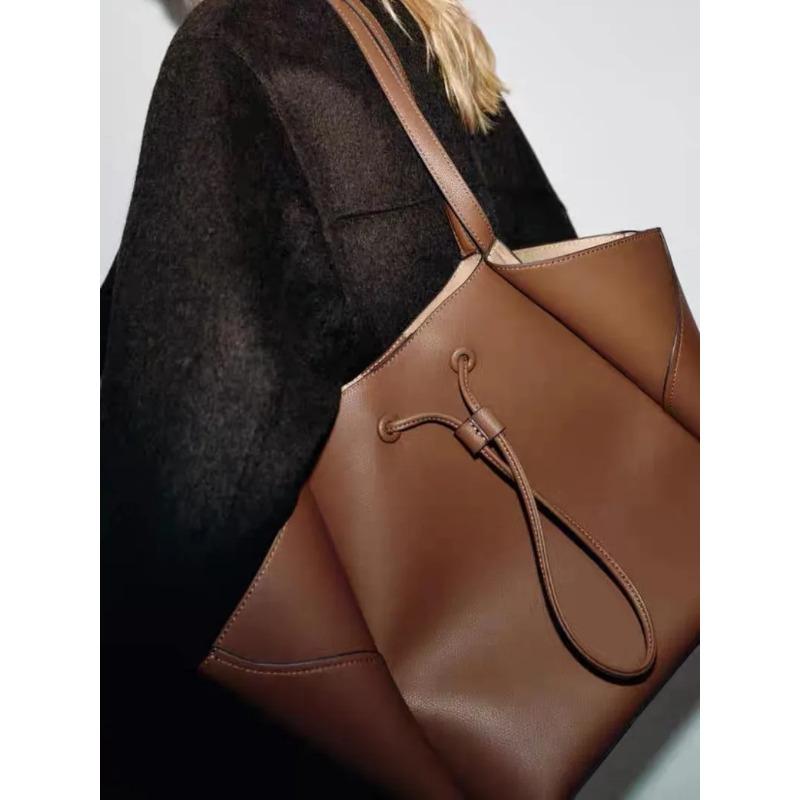 Women Casual Tote Handbag Large Capacity PU Leather Simple Tote Purse Solid Color Slouchy Tote Bag Female Shopping Bag