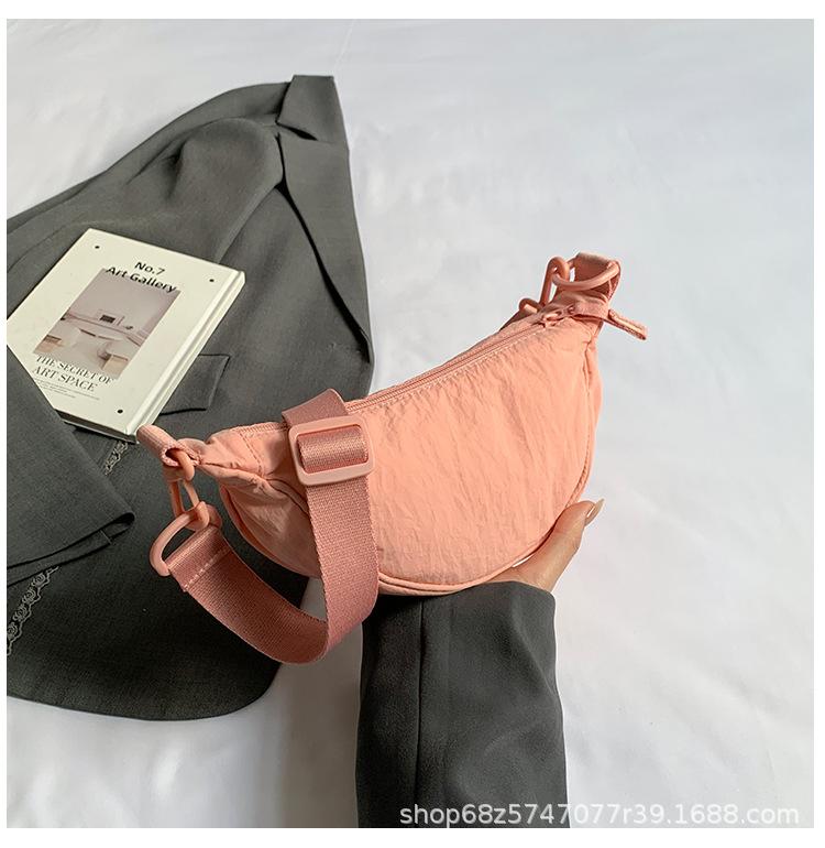

2025 new solid color simple bag women s fashion casual dumpling bag going out light crossbody shoulder crossbody bag розовый