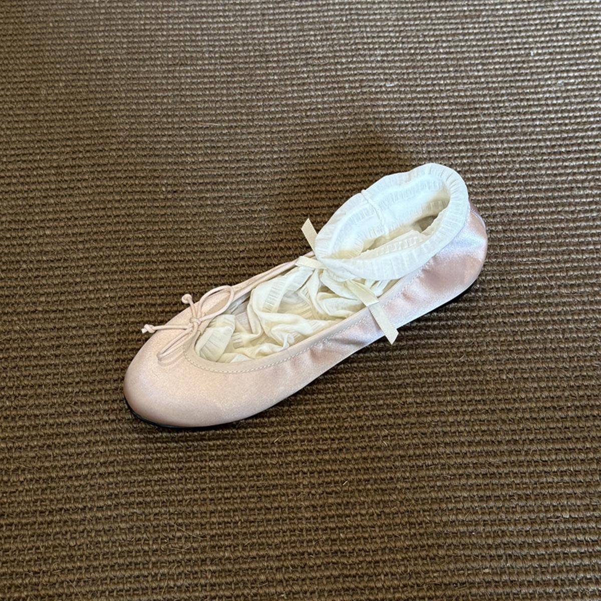 

Sheepskin version~ French gentle bow round head ballet shoes shallow mouth single shoes with skirt one pedal flat shoes 35