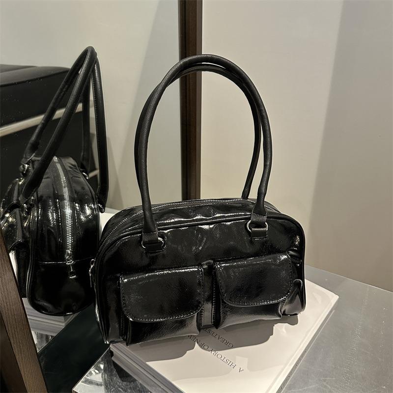 Niche underarm bag women's fashion retro tote bag versatile large capacity red commuter bag women