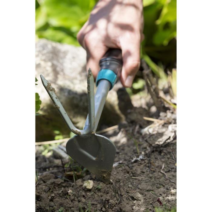 GARDENA Serfouette à fleurs Comfort 6cm Combisystem® - Acier enduit – Outil adapté tout travaux de sol – Garantie 25 ans (8955-20)