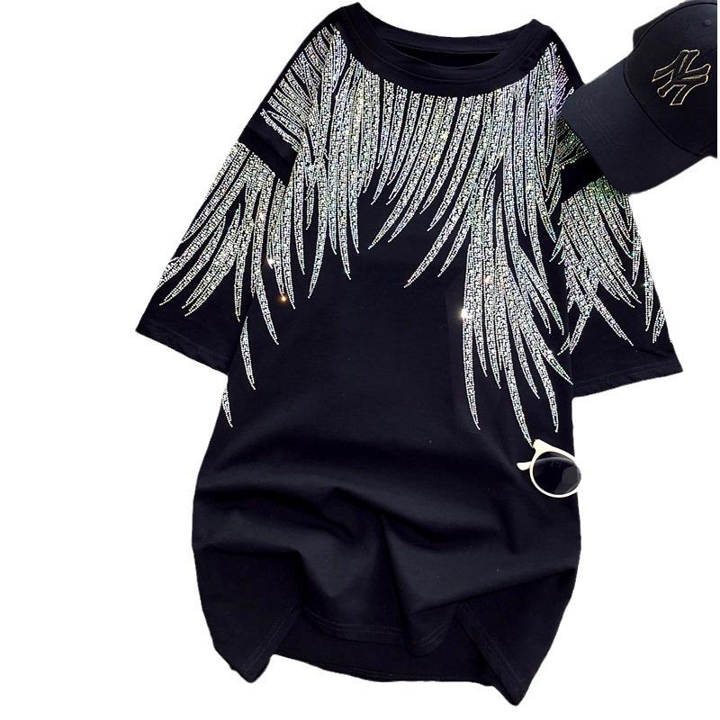 Maglietta a maniche corte con ali di piume di diamante nero taglie forti per donna - Anti-età e alla moda