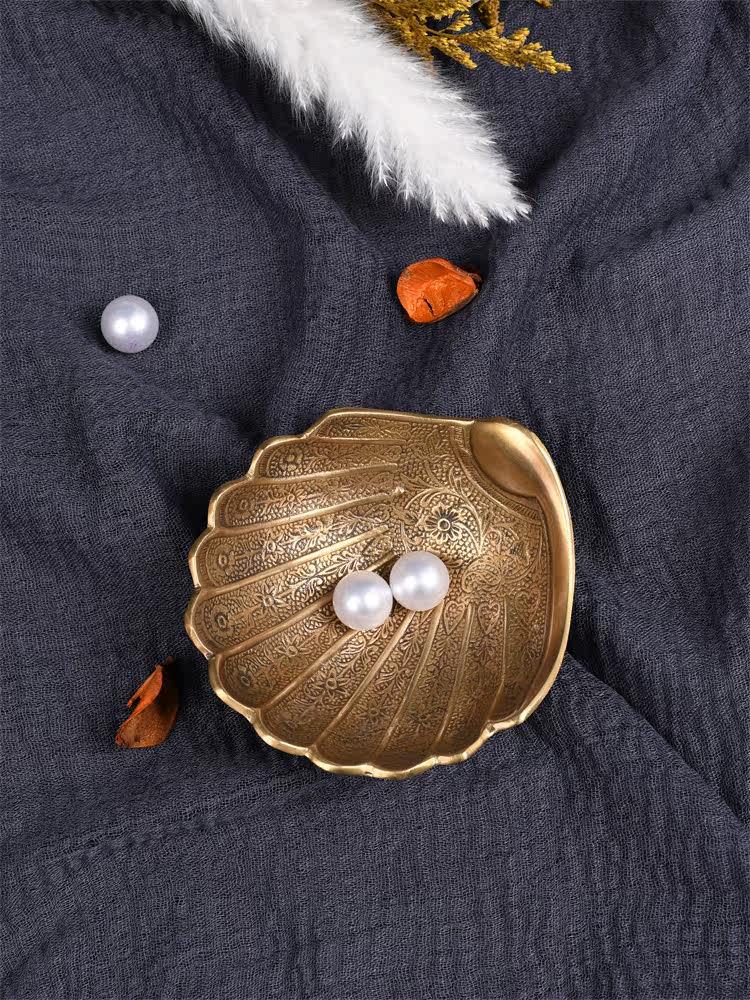 

Yellow Seashell Bowl: Retro Round Tray for Jewelry, Keys, Candy, or Dried Fruit. Perfect for Desktop or Living Room Use. Fruit Bowl