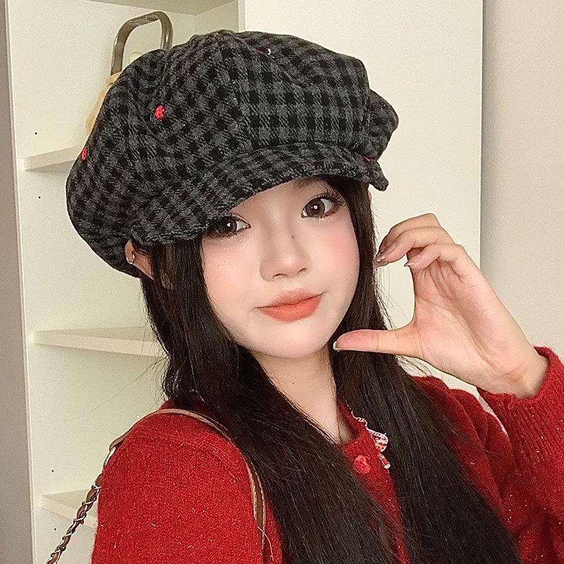 Early Autumn Hat Women's Sweet Flower Embroidery Beret Versatile Plaid Octagonal Hat Show Face Little Painter Hat
