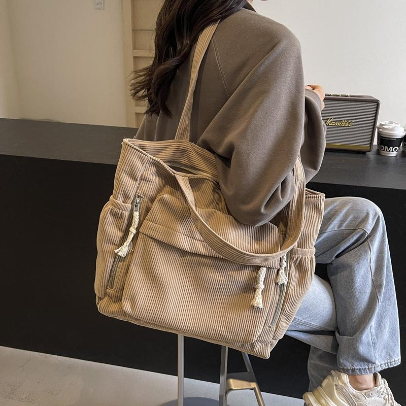 Winter new velvet handbag large-capacity leisure going shoulder bag college student commuting versatile class bag