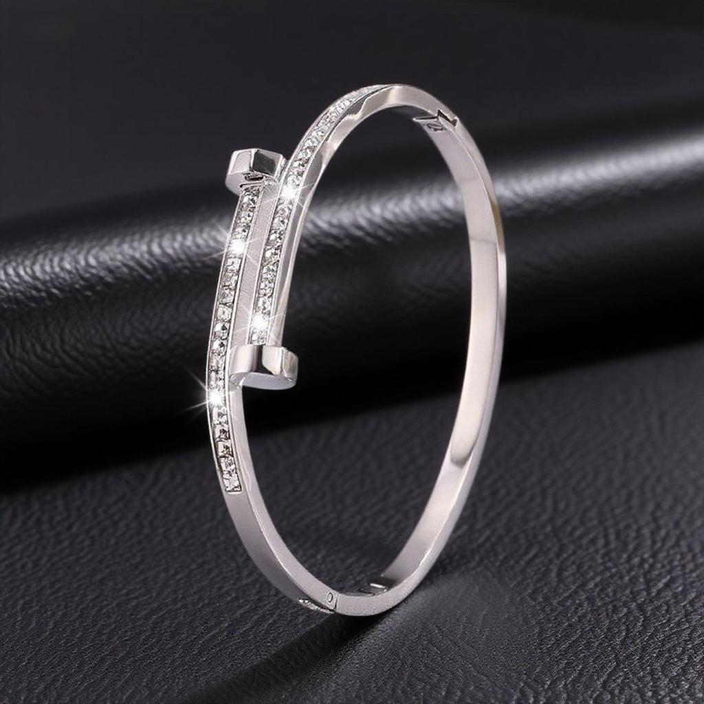 Beliebtes Titanstahl-Nagelarmband mit doppelseitigem Nageldesign und Diamant-Inlay - Strapazierfähiges und vielseitiges Edelstahl-Armband