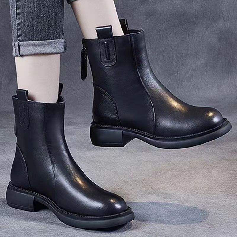 Bottes courtes pour femmes 2026 Printemps et Automne nouveau style style britannique bottes en cuir à petit talon Chelsea rétro