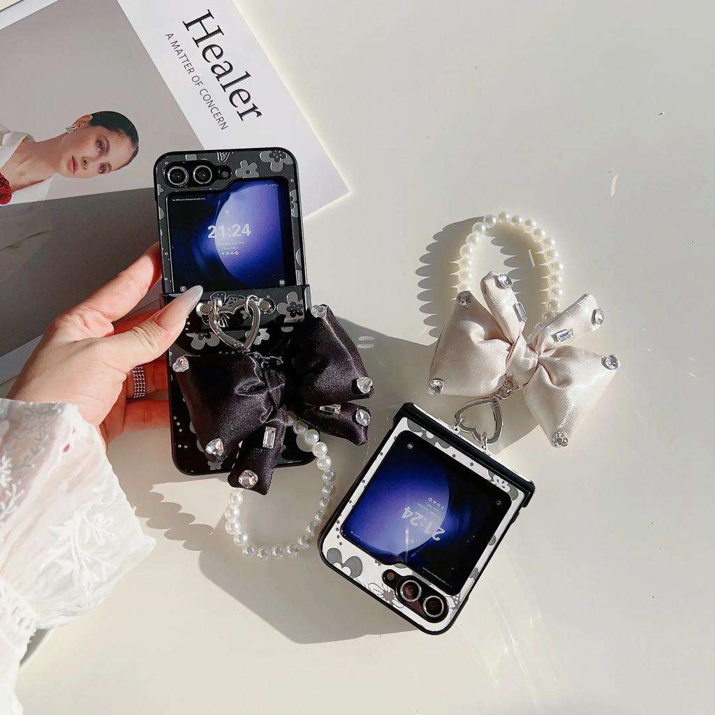 PU Leather Luxury Cover with Bowknot Pearl Wrist Chain Strap Bracelet For Samsung Galaxy Z Flip 6 5 4 3 Phone Case