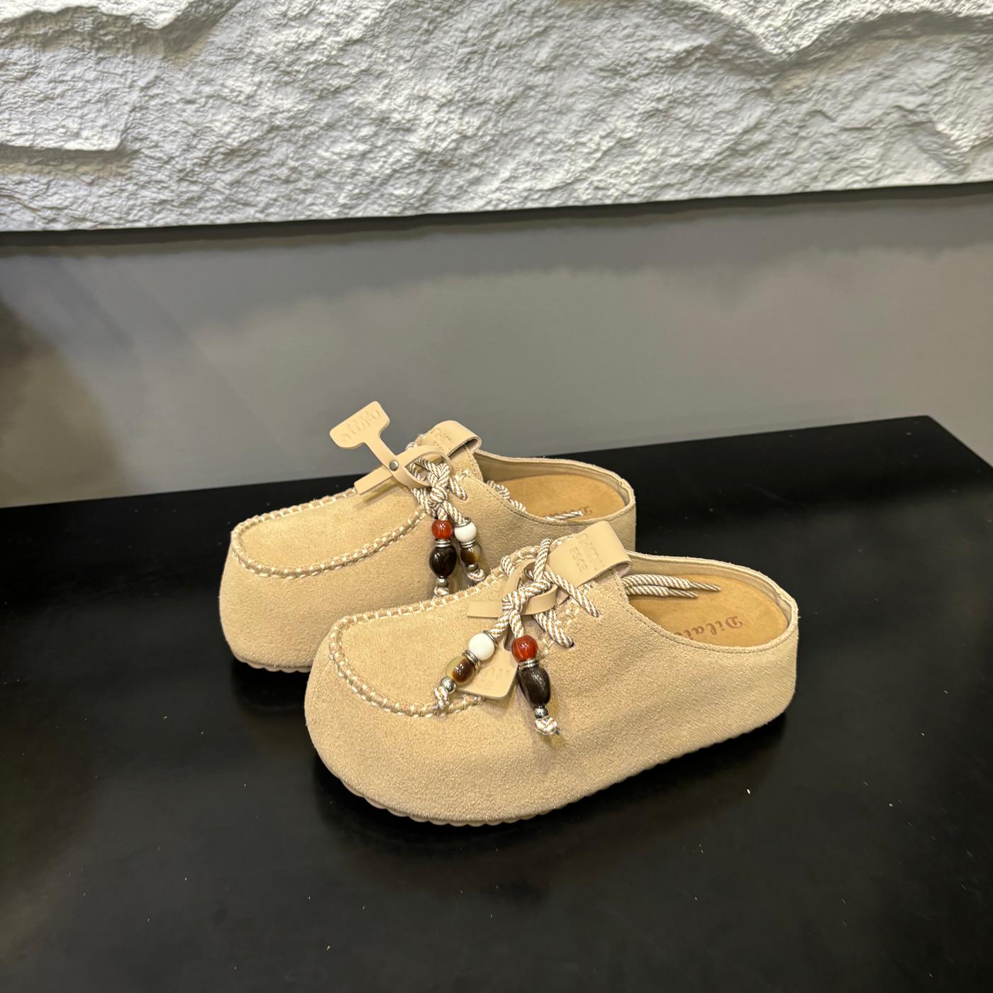 Кожаные толстоподошвенные тапочки с закрытой пяткой женские осенние новые модные универсальные ленивые тапочки на один шаг прилив 40 6300₽