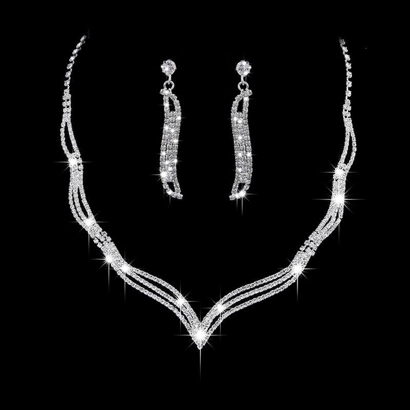 Conjunto de colar de joias de noiva com três correntes de garras de strass