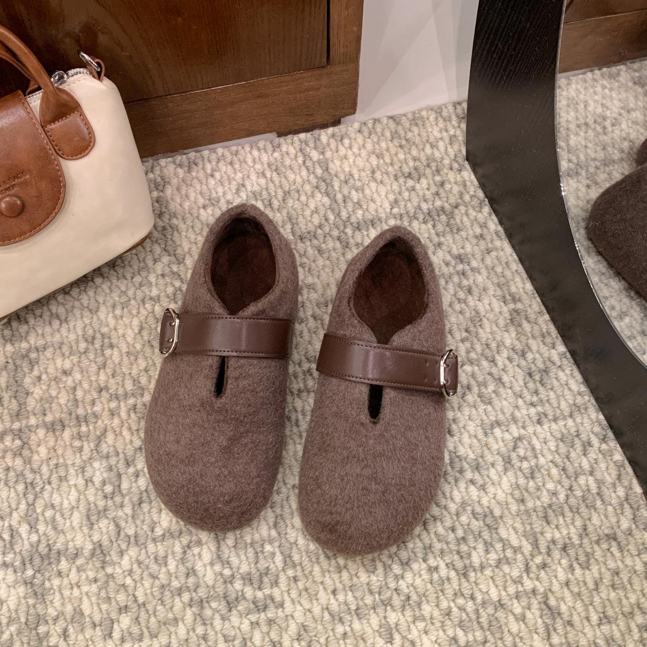 

Ретро флисовая кожа~ Мягкая кожа туфли Мэри Джейн на плоской подошве женские 2025 осень флис круглый носок пряжка на ремешке с открытым подъемом одинарные туфли плюш 40 темно-коричневого