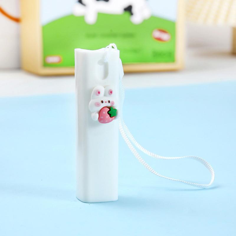 

Мультяшна прямокутна трубка для розпилювача ароматів. Портативна пляшка для розпилення для подорожей із контейнером для розпилювача духів. білий