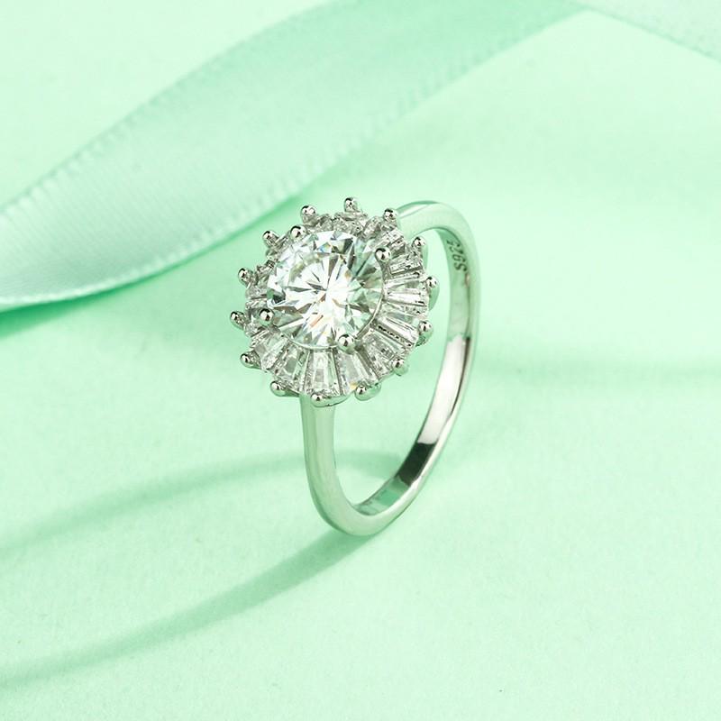 Sunflower Moissanite Ring In S925 Sterling Silver - One Carat Zircon, High-End Women's Jewelry