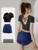 Damen Schnelltrocknendes Yoga-Set: Gepolstertes Kurzarm-Top & Enge Shorts für den Sommer