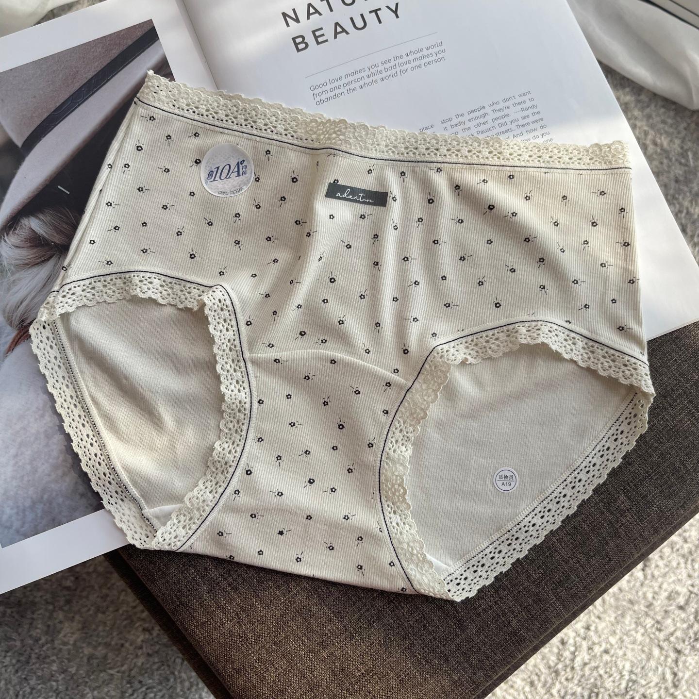 

Жіночі бавовняні трусики на весну та осінь з квітковим мереживом, бактеріостатичні, з подовженою ластовицею L білий