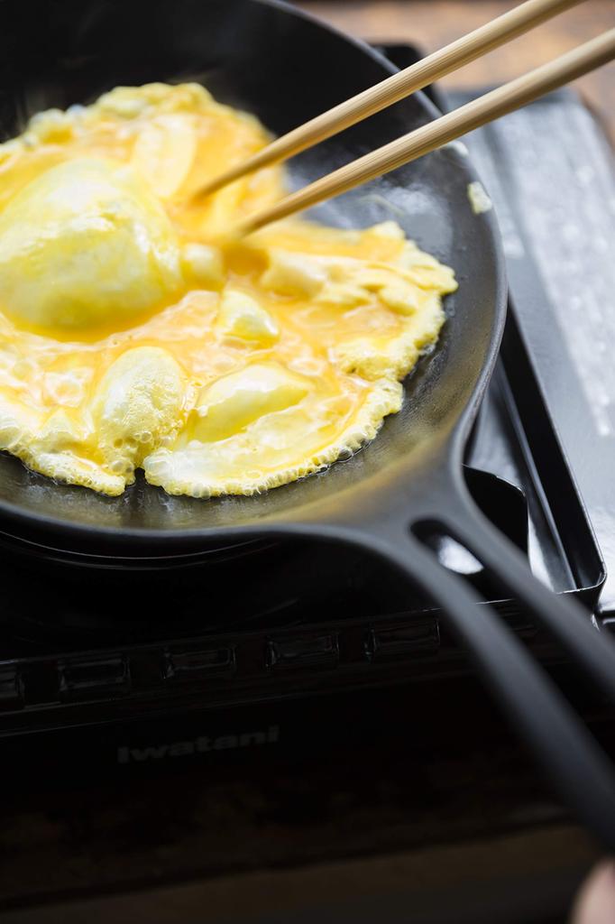 Iwachu Omelet 22 Black Baked Inner Diameter IH Nambu Ironware Frying 24600 Finish, 20.5cm, Compatible, Pan,