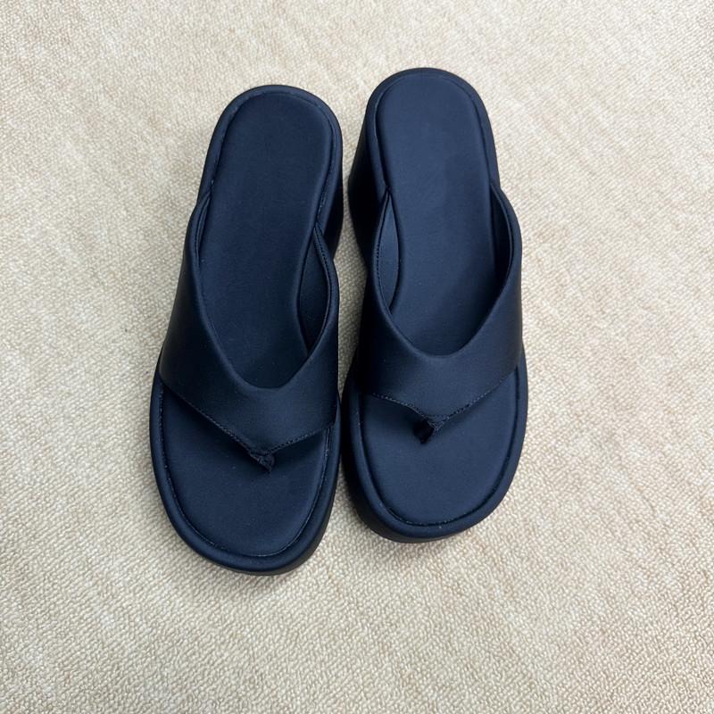 

Туфли на танкетке с толстой подошвой в стиле spice girl, шлепанцы, женские сандалии с шелковистой текстурой, носить с чем угодно 35