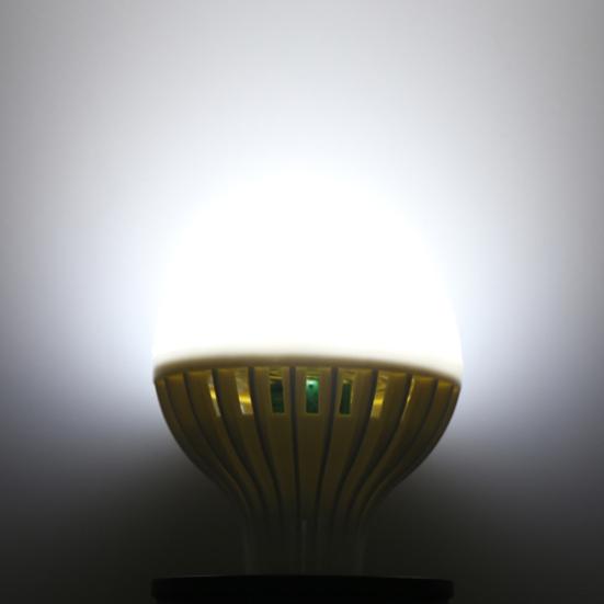 3W/5W/7W/9W E27 AC 85-265V Weitspannungs-Smart-LED-Sound-Licht-Sensor-Lampe